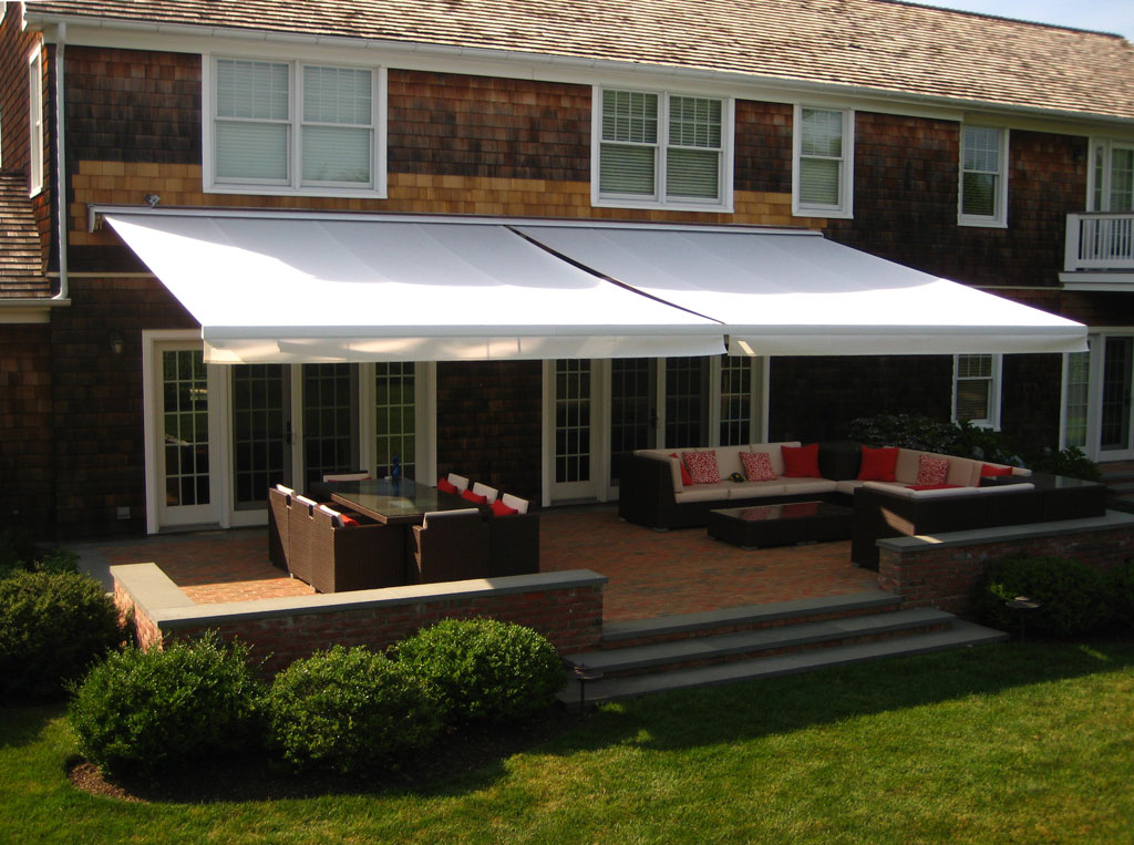 Retractable-lateral-arm-awning-9