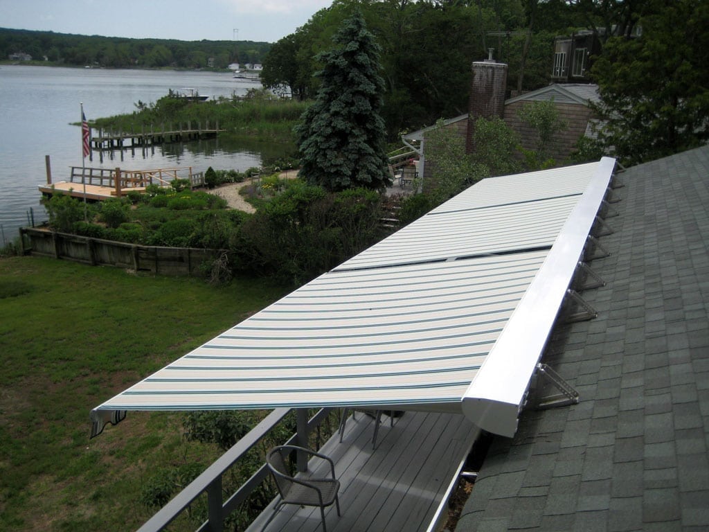 Retractable-Roof-mounted-awning-3
