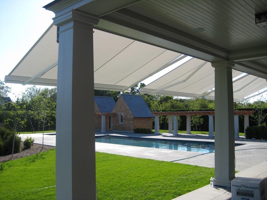 Retractable-lateral-arm-awning-16
